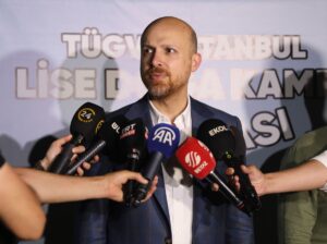 - "TÜGVA gerçekten gençlere hayatlarına nasıl daha çok anlam katabileceklerine