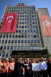 ANKARA (AA) – TÜRK-İŞ, yaklaşık 600 bin kamu işçisini ilgilendiren