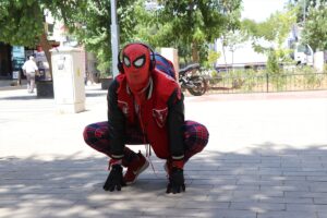 SİİRT (AA) – Türkiye'yi "Örümcek Adam" kostümüyle gezme hayaliyle memleketi