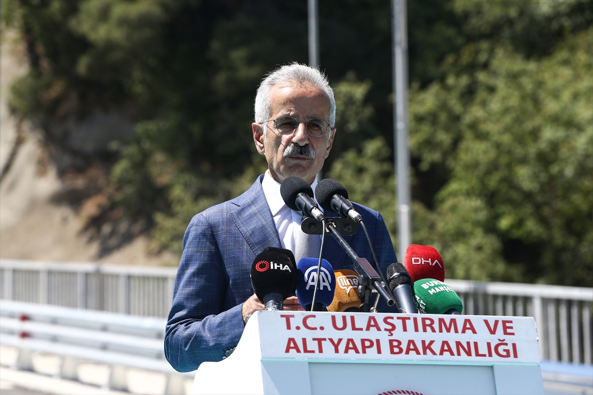 Ulaştırma ve Altyapı Bakanı Uraloğlu, Bursa'da Doğancı Tüneli'nin açılış töreninde konuştu: