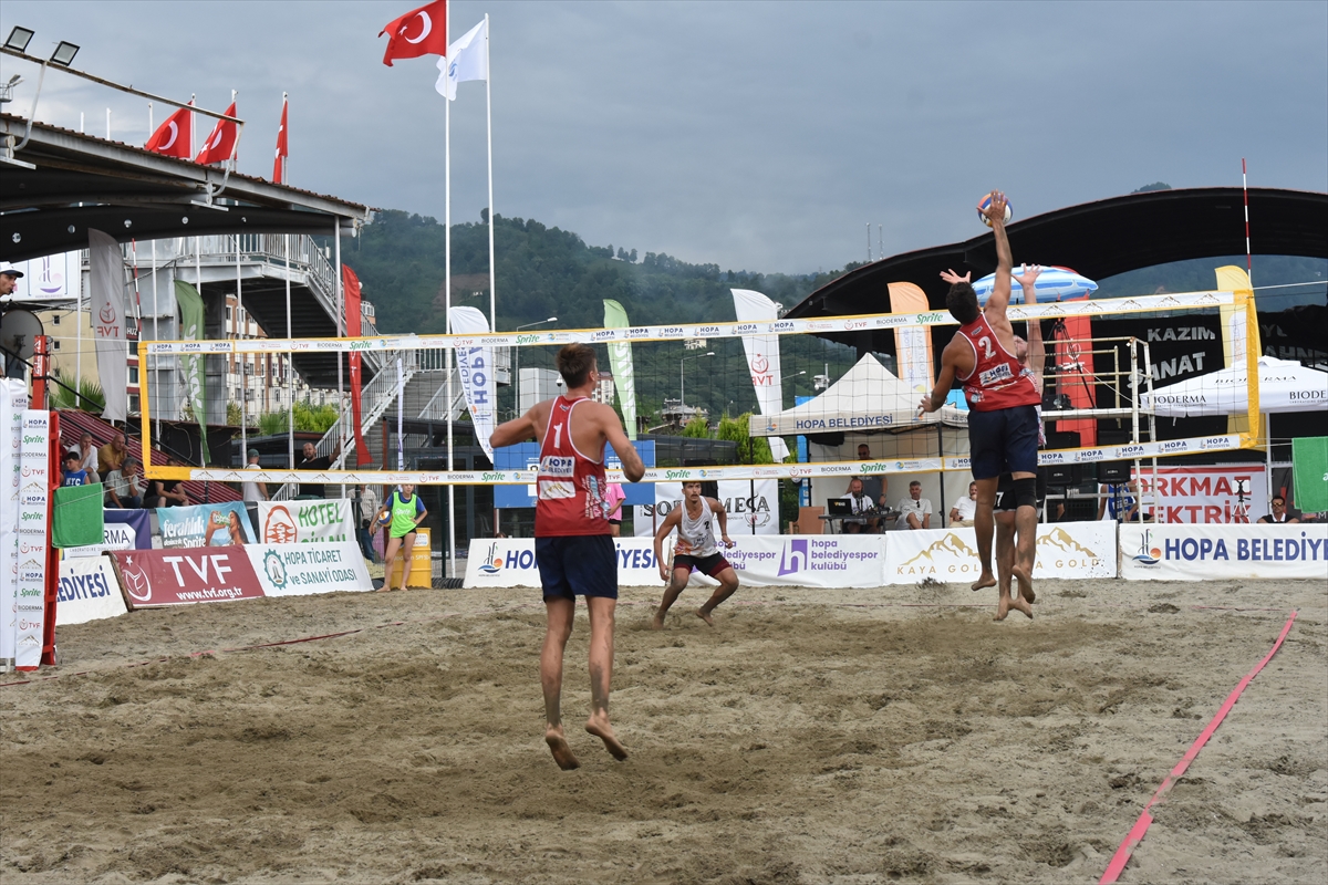 Uluslararası Pro Beach Voleybol Turnuvası'nın Hopa etabı tamamlandı