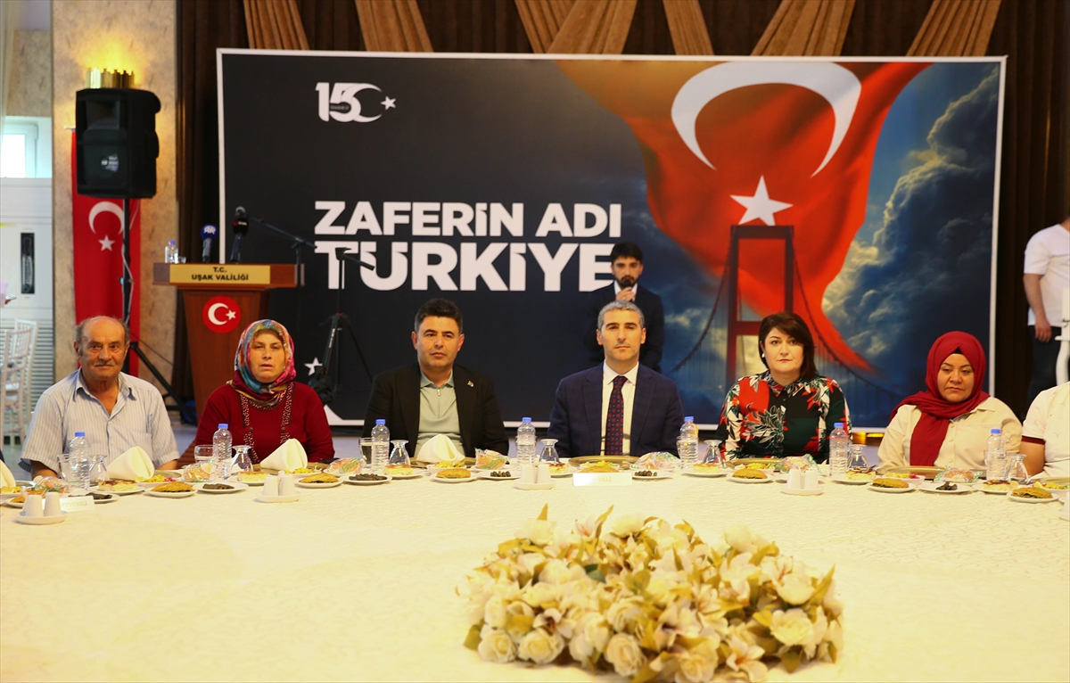 Uşak Valiliğinden şehit yakınları ve gaziler onuruna yemek