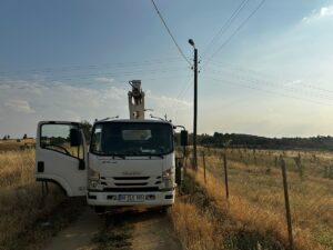 UŞAK (AA) – Uşak'ın Eşme ilçesinde tamir için çıktığı aydınlatma
