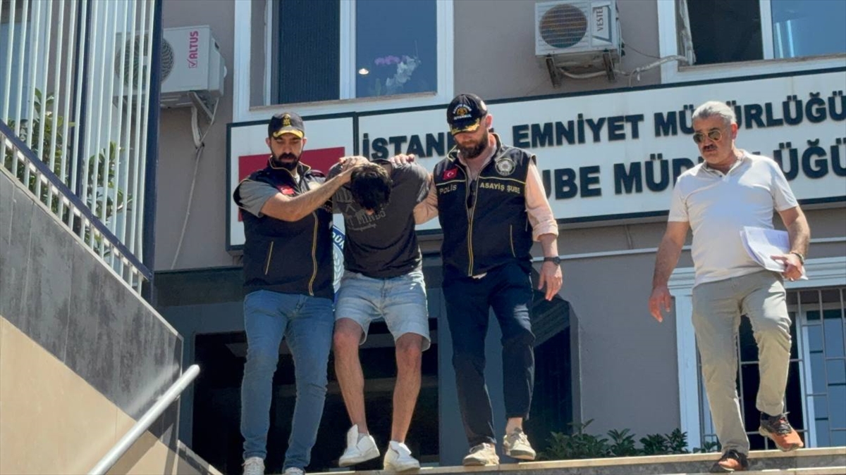 Üsküdar'da bir kişinin öldüğü silahlı kavgaya ilişkin yakalanan zanlı adliyede