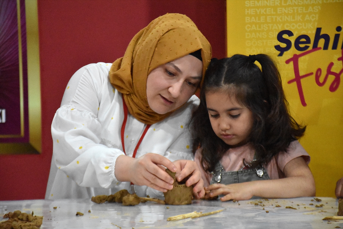 “Van Kültür Yolu Festivali” çocukları sanatla buluşturuyor