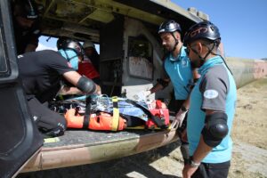 VAN (AA) – Van'ın Erciş ilçesinde "helikopter kazasında arama kurtarma