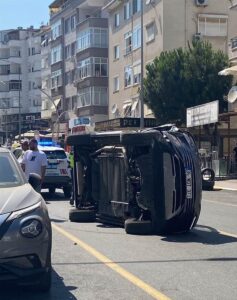 YALOVA (AA) – Yalova'nın Çınarcık ilçesinde kontrolden çıkan aracın park