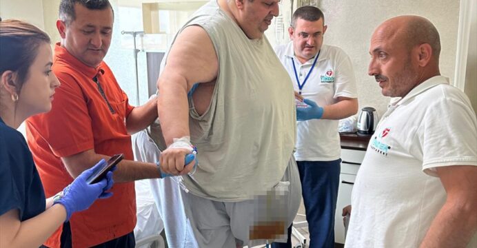 Yatağa bağımlı yaşayan 310 kilogramlık hasta, tüp mide ameliyatıyla sağlığına kavuştu