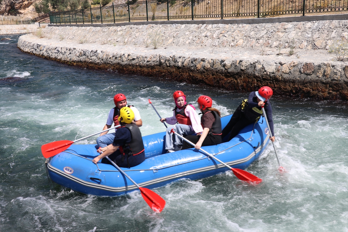 Yozgat'taki Çekerek Rafting Parkuru doğaseverleri ağırlıyor