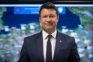 - Sıcaklıklar, bu hafta Ankara'da 38, İstanbul'da 35 ve İzmir'de