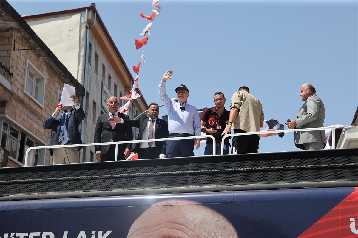 Zafer Partisi Genel Başkanı Özdağ, Nevşehir'de ziyaretlerde bulundu