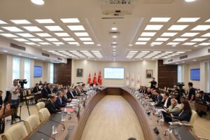 - Çalışma ve Sosyal Güvenlik Bakanı Işıkhan, Kamu Görevlileri Sendikaları