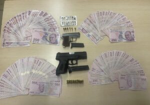 ADANA (AA) – Adana'da kendilerini polis olarak tanıttıkları kadının hasta