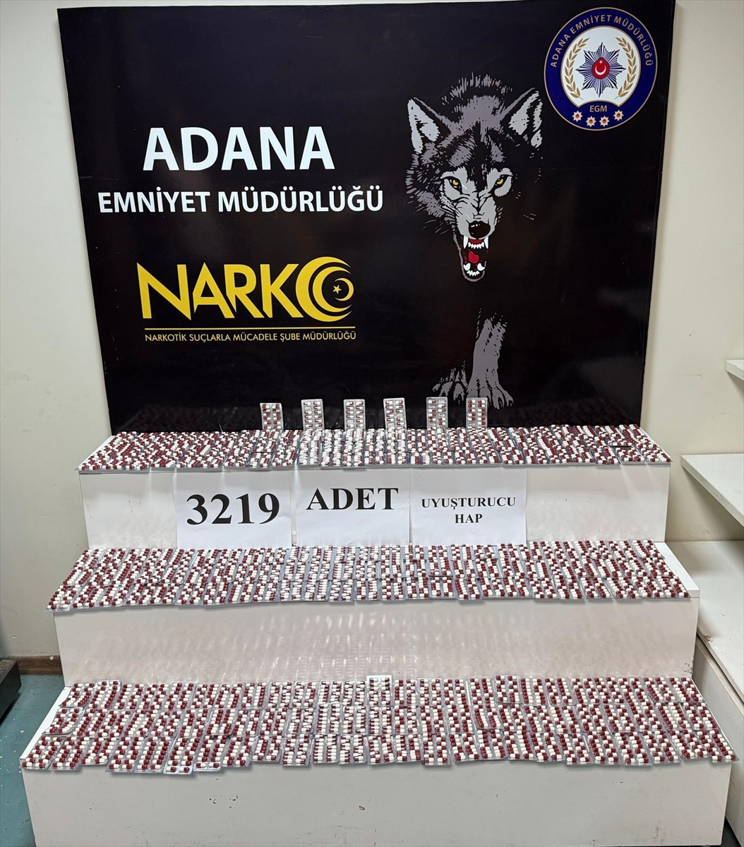 Adana'da otomobilde 3 bin 219 uyuşturucu etkili hap ele geçirildi