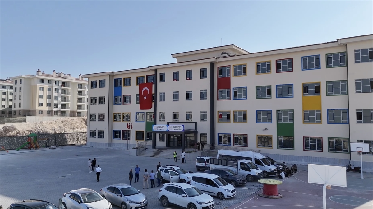 Adıyaman'ın yeni yerleşim yerlerinde yapılan okullarda eğitim başlıyor
