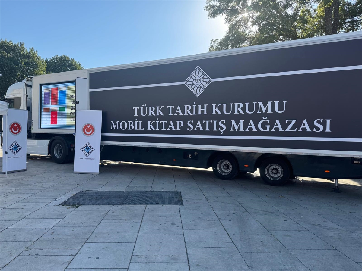 Afyonkarahisar'da Türk Tarih Kurumu Mobil Mağazasının açılışı yapıldı