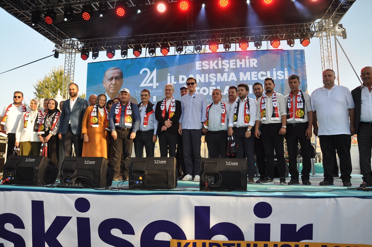 AK Parti Genel Başkan Yardımcısı Yalçın, Eskişehir'de konuştu: