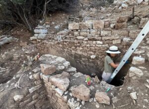 MUĞLA (AA) – Muğla'nın Marmaris ilçesinde yer alan Amos'un antik