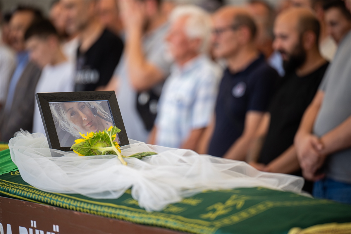 Ankara'daki kavgada hayatını kaybeden kadının cenazesi defnedildi