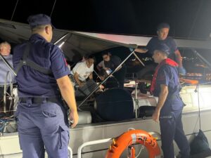 ANTALYA (AA) – Antalya'nın Demre ilçesi açıklarından yelkenli teknede başından