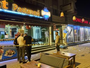 ANTALYA (AA) – Antalya'nın Kepez ilçesinde pastanede çıkan silahlı kavgada