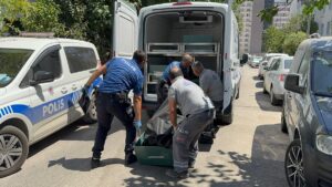 ANTALYA (AA) – Antalya'nın Konyaaltı ilçesinde Rus uyruklu kişi evinde