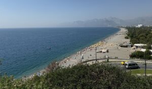 ANTALYA (AA) – Antalya'da yüzde 76'ya ulaşan nemden ve yüksek