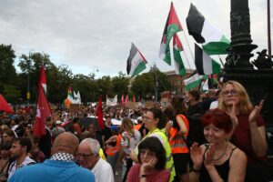 VİYANA (AA) – Avusturya'nın başkenti Viyana'da toplanan yüzlerce Filistin destekçisi,