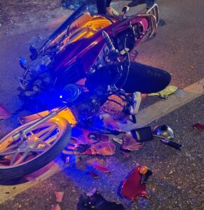 AYDIN (AA) – Aydın'ın Çine ilçesinde, yol kenarında bekleyen kamyonete