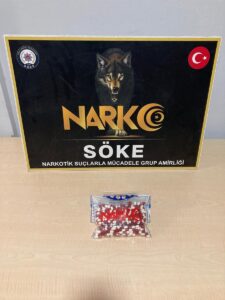 AYDIN (AA) – Aydın'ın Söke ilçesinde, üzerlerinde uyuşturucu ele geçirilen