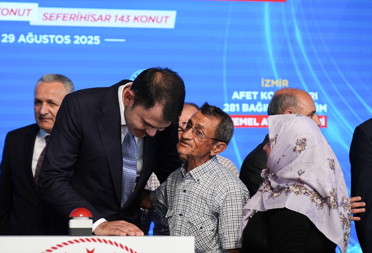 Bakan Kurum, İzmir Afet Konutları Temel Atma Töreni'nde konuştu: