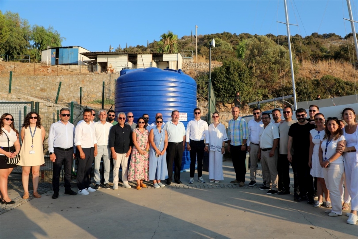 Bodrum'da denize indirilen yüzer deniz suyu arıtma platformu tanıtıldı