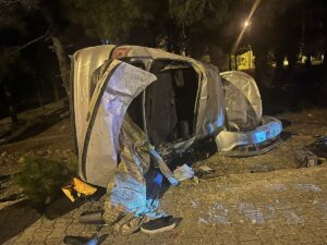 BURDUR (AA) – Burdur'da otomobilin devrilmesi sonucu 4 kişi yaralandı.