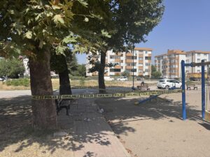 BURSA (AA) – Bursa'nın Osmangazi ilçesindeki parkta bir kişiyi pompalı