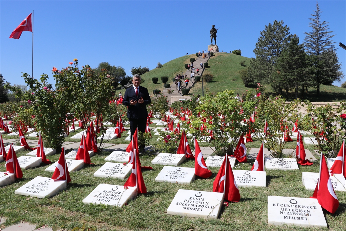 Büyük Zafer'in 103. yılında Dumlupınar Şehitliği'nde ziyaretçi yoğunluğu