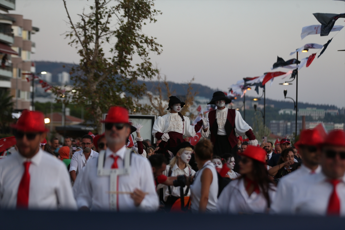 Çanakkale Kültür Yolu Festivali kapsamında kortej yürüyüşü yapıldı