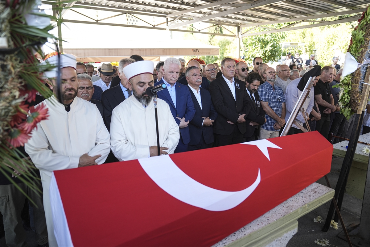 ÇEKÜL Kurucu Başkanı Prof. Dr. Metin Sözen İstanbul'da son yolculuğuna uğurlandı