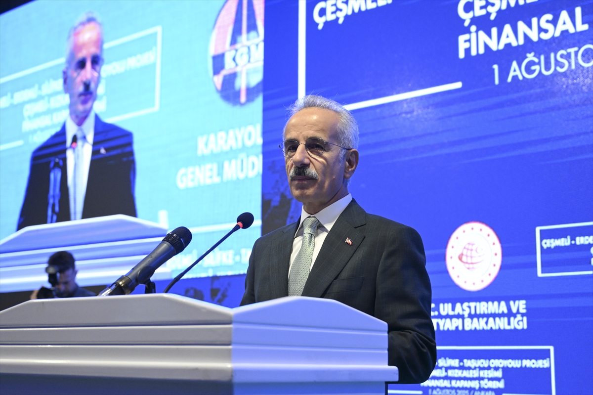 Bakan Uraloğlu, Çeşmeli-Kızkalesi Otoyolu Projesi'nin Finansal Kapanış Töreni'nde konuştu: