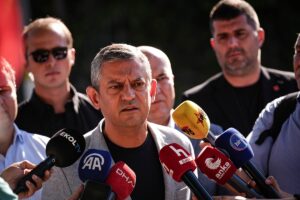 İZMİR (AA) – CHP Genel Başkanı Özgür Özel, İzmir Buca