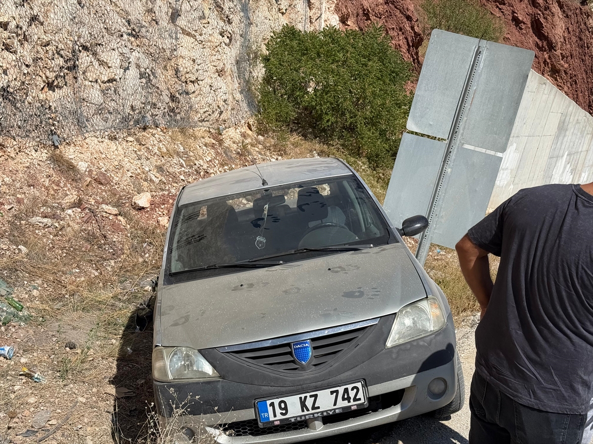 Çorum'da devrilen otomobildeki 4 kişi yaralandı