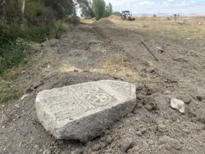 ÇORUM (AA) – Çorum'un Alaca ilçesinde kepçe operatörünün kanal çalışması