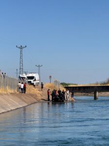 DİYARBAKIR (AA) – Diyarbakır'ın merkez Yenişehir ilçesinde sulama kanalına giren