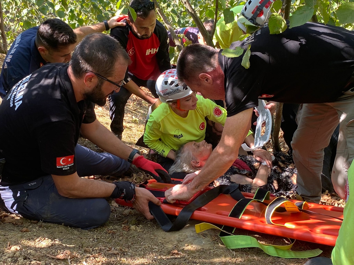 Düzce'de 2 gündür aranan yaşlı kadın sağ bulundu