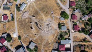 ELAZIĞ (AA) – Elazığ'da Tadım Kalesi ve Höyüğü'nde yürütülen arkeolojik