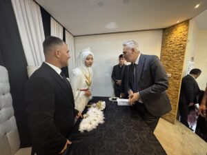 HAKKARİ (AA) – Endonezyalı Mia Meyra Rismawati, tatil için geldiği