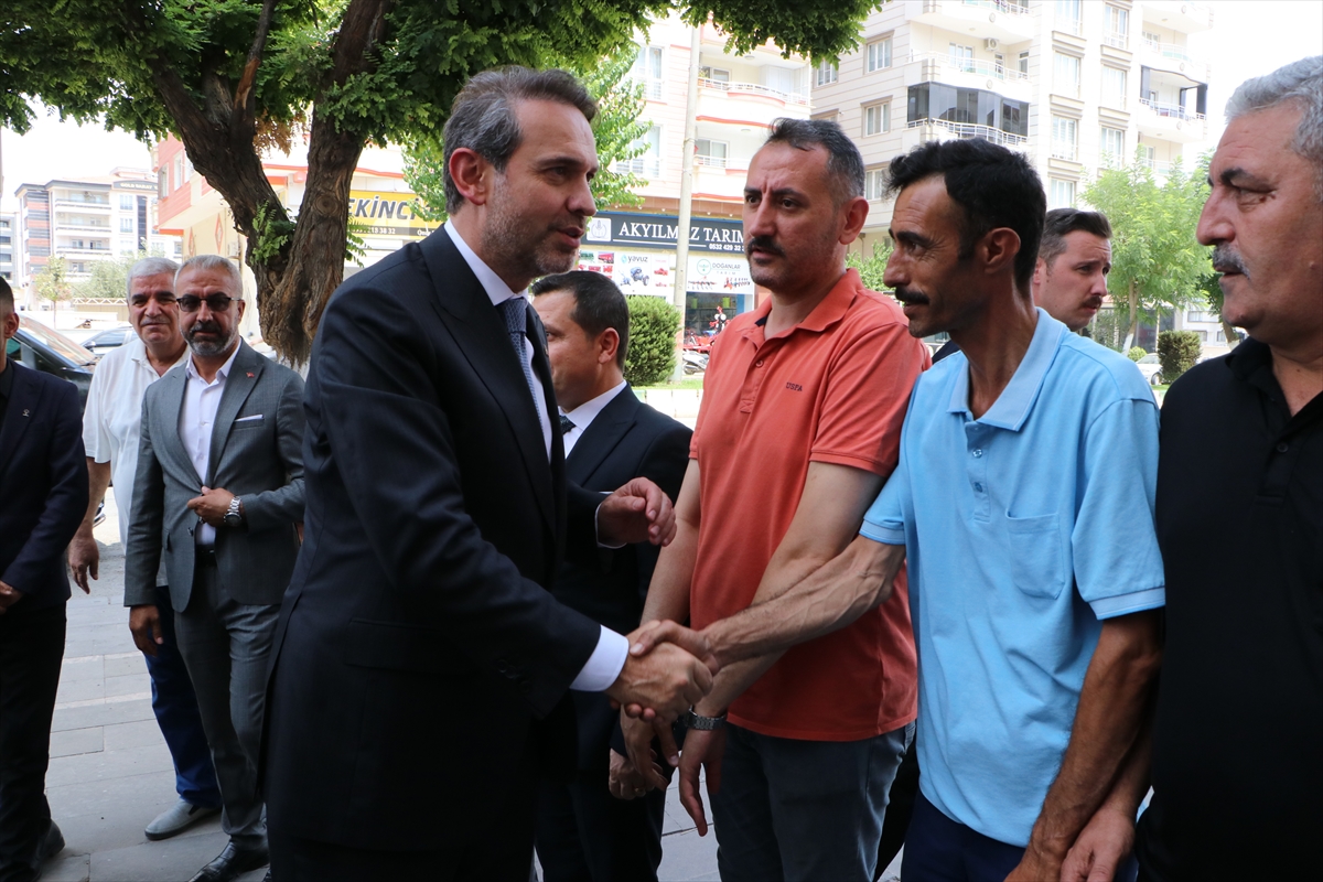 Enerji ve Tabii Kaynaklar Bakanı Bayraktar, Kilis'te ziyaretlerde bulundu