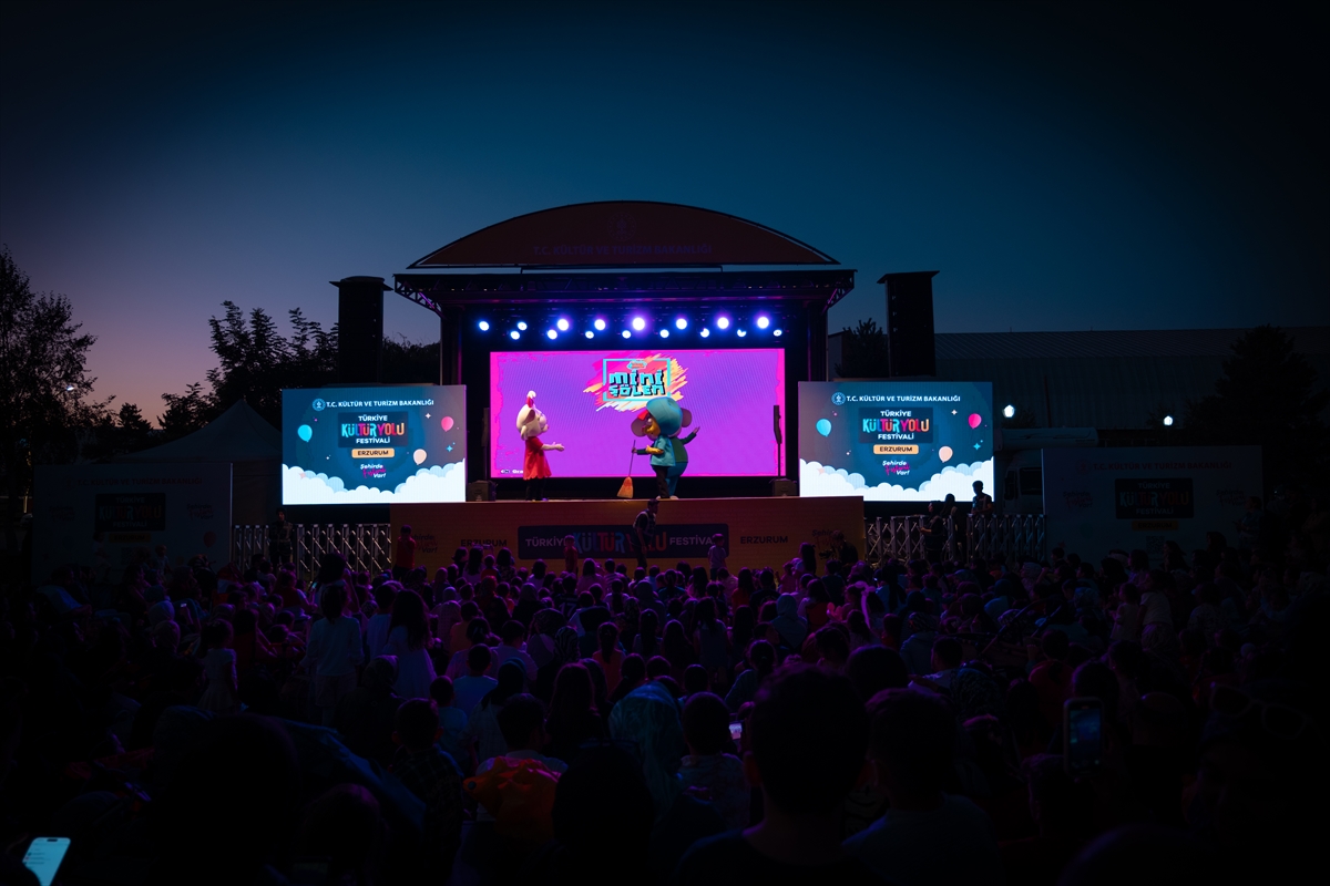 Erzurum Kültür Yolu Festivali çeşitli etkinliklerle sürüyor