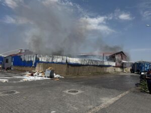 ESKİŞEHİR (AA) – Eskişehir'in Odunpazarı ilçesinde geri dönüşüm tesisinde çıkan