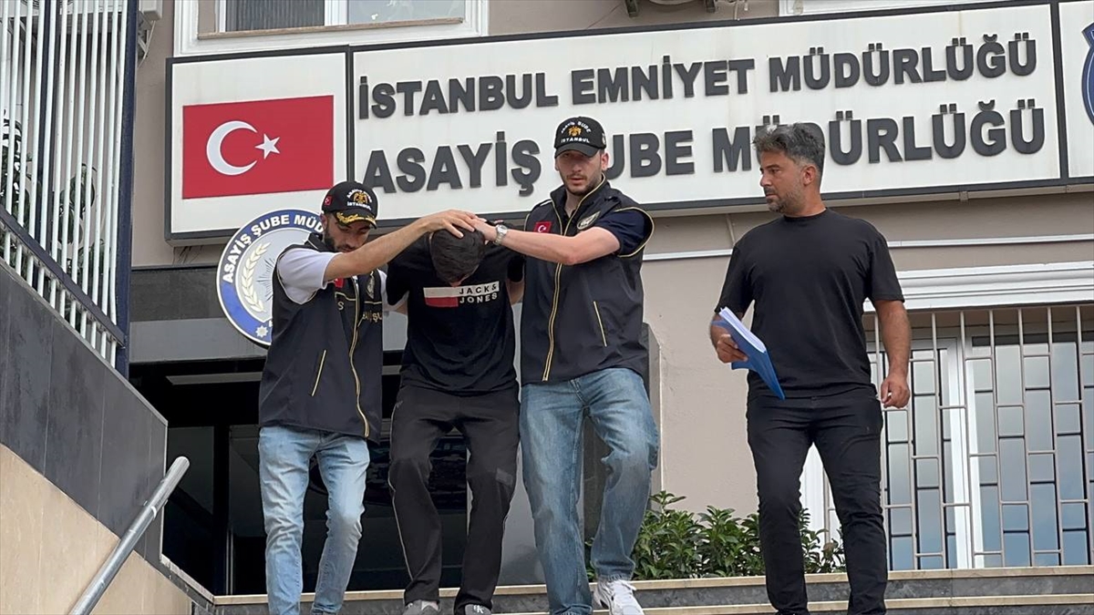 Eyüpsultan'da taksicinin hayatını kaybettiği silahlı saldırıya ilişkin yakalanan zanlı adliyede