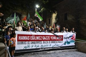 İSTANBUL (AA) – Filistin'e Destek Platformu üyeleri, "Gazze'nin Zaferi İçin